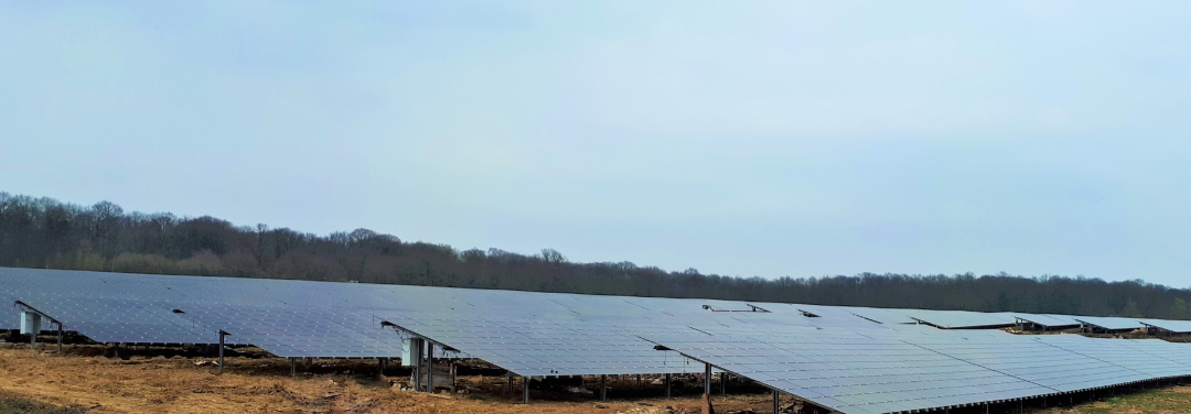 West Energies et la Banque des Territoires viennent de signer l’acquisition du plus grand parc photovoltaïque de Normandie